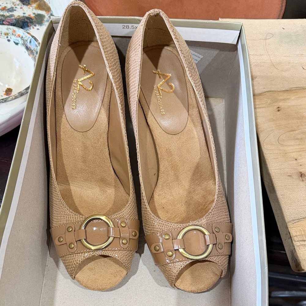 A2 By Aerosoles Brown Peep Toe Heels